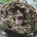 María Fernanda Yépes Instagram - Querida madre tierra: Te escribe una integrante más de este planeta, de esta casa hermosa en la que todos cabemos. Gracias por sostenernos con tanto amor. Por darnos todo para vivir. Por tu infinito Oceano, por el agua, Rios, montañas, desiertos, atardeceres de mil colores y noches llenas de estrellas. Eres el lugar más lindo que conozco. Tod@ tu eres inmensa, amorosa, fértil, generosa. Perdónanos por no saberte cuidar. Te prometo de mi parte honrarte todo lo que pueda, intentaré dentro de lo que está en mis posibilidades y desde mi pequeña trinchera honrarte siempre y respetarte con mis pequeñas acciones en pro de generarte menos carga de la que ya tienes. Prometo Intentar caminar por el camino de la coherencia el respeto y la conciencia en pro de cuidarte. Y cuidarme también por que si yo transformo mis hábitos y mi paso x esta existencia podré alivianarte un poquito tu peso. Gracias Madre bella. Hoy quería escribirte esta carta de Amor. Por que hoy es tu día que en realidad son todos los días. Gracias madre tierra por ser nuestra gran maestra. Feliz cumpleaños ✨💙🌏 Y tu, hoy que le dirías y harías por esta tierra? #22abrildiadelatierra