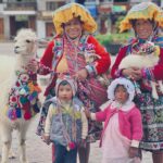 María Fernanda Yépes Instagram - Se sigue reafirmando en mi vida la belleza de continente en el que vivimos los sudamericanos. Un territorio con culturas ancestrales vivas, llenas de conocimiento y tradición. Cuidemos la diversidad en todas sus formas. Son riquezas intangibles que no podemos perder. Que lindo ser latinoamericano, que privilegiados somos los que nacimos en esta cordillera de Los Andes❤️GRACIAS PERU por regalarnos tanta magia, paz y medicina✨ 🇵🇪 Levanta la mano si eres latinoamericano🙋🏻‍♀️ y cómo yo estás orgulloso de haber nacido en este territorio!!! #perú #vallesagradodelosincas