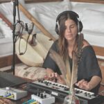 María Fernanda Yépes Instagram - Oh oh…. Creo que acabo de descubrir una nueva vocación 🥱🎼🎧🤘🏻 . . Eso pasa cuando tenes un músico en casa… @waiyari que decís? Armamos banda? Que dicen me lanzo?