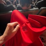 María Fernanda Yépes Instagram - Quiero agradecer profundamente con este carrusel de fotos a todos los aliados y personas que hicieron de este, un Gran día. Primero agradecer a la @academiacolcine por haberme nominado en la categoría mejor actriz por nuestra película #lineadetiempo y por supuesto a mi director @yesid_leone_m por haber creído en mi. A veces para nosotros los actores que hacemos televisión no es fácil que los directores de cine crean en nosotros o nos tengan en cuenta para sus proyectos… y para mi haber participado en esta peli y ver sus frutos me llena de orgullo y me trae un mensaje muy bello a nivel personal. El de creer más en mi, en mi trabajo y volverme a conectar con mi oficio que he tenido un poco en pausa en los últimos años. Este reconocimiento me viene a decir al oído. FER; vuelve a hacer eso que pone a brillar tu corazón y a vibrar tu alma. Fue muy hermoso volver a conectar con los colegas actores, ver tantas caras conocidas y tanta gente que admiro profundamente y quiero con el corazón. Gracias @nataliareyesg por tu impecable gestión como presidente de la academia. A todos los miembros y amigos que están ahí. Como @yurivargas1 @dianawiswell . Y a todos los creadores de historias felicitaciones!!! Necesitamos más que nunca en estos tiempos convulsos y donde el amor y la cordura se han perdido. Inspirar, cuestionar, incomodar e invitar a la audiencia a través de las historias a sentir y re-pensar. Larga vida al cine!!! a nuestra cultura!!! A nuestros gestores de paz. A todos los artistas que con su arte nos inspiran y nos ponen a reflexionar de esta existencia divina llamada vida!!!! GRACIAS a todos mis aliados este fin de semana. Los amo🤍 Quiero agradecer especialmente a @juanchalarca.b por todo el amor y la paciencia que me tuviste A mis estilistas @theinexpert @mariajose_salazarbl Y al hotel @93luxurysuites @alexandercubillos A mi esposo que me aguanto con mis cambios hormonales. Y a @delvecchio21 por estas lindas fotos el día de los premios. #shotoniphone GRACIAS 🔝 #premiosmacondo2023