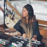 María Fernanda Yépes Instagram - Oh oh…. Creo que acabo de descubrir una nueva vocación 🥱🎼🎧🤘🏻 . . Eso pasa cuando tenes un músico en casa… @waiyari que decís? Armamos banda? Que dicen me lanzo?