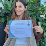 María Fernanda Yépes Instagram - Un recuento en 10 fotos de lo que fue esta semana en el bootcamp digital del @elsiliconvalley 1. De las cosas más especial de este lugar(la vista a la represa de la Fe) 2. Los amaneceres en la montaña sagrada(video cortesía de mi querido @sebatobonsa ) 3. Después de nuestra sesión de yoga de cada mañana. Recibir un mimo de @tincho.prz y su monochr, seguido de las reflexiones de @danieltirado 4. Levantarse hacer yoguita con esta vista es otro nivel. 5. Aquí con el genio y creador de este lugar tan especial. @danieltirado GRACIAS por esta tremenda experiencia!!!! 6. Dani además de ser un visionario, viajero, buscador… ha escrito 2 libros inspirando con sus historias y aventuras. 7. Los compañeros que llevaré en el corazón!!! Gracias por su linda energía de todos me llevo algo muy valioso. 8. Las señoras de la cocina que con tanto amorcito y cariño nos cocinaron cada día. 9. Presumiendo mi diploma de graduación del boot camp intensivo de 7 días de emprendimiento digital. 10. Y esta la perla del viaje… cuando un grupo de emprendedores sale a celebrar su graduación y casi es atropellado por un camión a altas horas de la noche en la calle🫣😅(todo sea por la toma del video) ver hasta el final. GRACIAS a todos los profesores y personas que hacen de este entrenamiento y de la montaña sagrada un lugar único y una experiencia que vale toda la pena vivir!!!!! #elsiliconvalley #medellin #emprendimientodigital📶💯