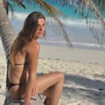 María Fernanda Yépes Instagram – •SERENA• así terminó este 2023 
Un año silencioso
Introspectivo 
Tormenta 
Sombra
Sanador
Muerte 
Invierno 

Y sumamente catalizador

Y cómo ninguna tormenta es eterna… siempre, siempre al final. Salió el sol✨

Gracias a todos las maestras, mujeres, amigos, comunidad, familia que estuvo presente ayudandoME a transitar este nuevo RE-Nacer🦋
Y a ustedes gracias por seguirme la corriente ✨✨✨

Feliz año para TOD@S ❤️
#2023