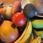 María Fernanda Yépes Instagram – Que el alimento sea tu medicina, la cocina tu laboratorio y la creación de tus platos alquimia divina✨✨✨
Enamorándome cada día más de este proceso y del arte de cocinar.
Admiro Profundamente a los cocineros, chefs y amas de casa del mundo que hacen de la cocina un hermoso arte de entrega y pasión♥️🦾👩🏻🍳 que oficio tan duro, complejo y fascinante a la vez!!!
Gracias @chefpablonaranjo por compartirme tu pasión y amor por este ARTE llamado COCINAR.
Y a ti? Te gusta preparar tus alimentos?