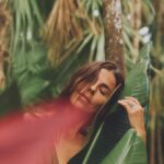 María Fernanda Yépes Instagram – (Lokah Samastah Sukhino Bhavantu) 
Hoy quiero compartirles este mantra poderoso para estos tiempos de sufrimiento y desesperanza que vive la humanidad. Y significa: 

“Que todos los seres en todas partes sean felices y libres, y puedan los pensamientos, palabras y acciones de mi propia vida contribuir de alguna manera a la felicidad y a la libertad”
 
🤍🕊️ 
#lokahsamastahsukhinobhavantu #paz