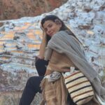 María Fernanda Yépes Instagram - Y así se pasó Septiembre… Entre montañas, colores, tradiciones, atardeceres, fueguitos, silencio, Paz, medicina y mucho amor. Un viaje al lugar más importante de todos… un viaje a mi interior🤍 GRACIAS Perú te llevo en mi corazón. Cuál sería ese viaje que tienes pendiente hacer? Te leo…