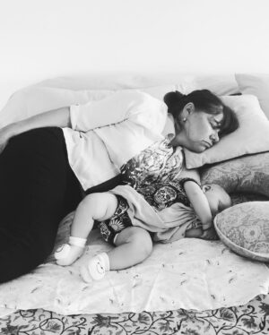 María Gracia Omegna Instagram - La maternidad 🐣feliz día.