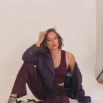 María Gracia Omegna Instagram - Creyéndome modelo con la hermosa ropa de @charlieandh @kambal__