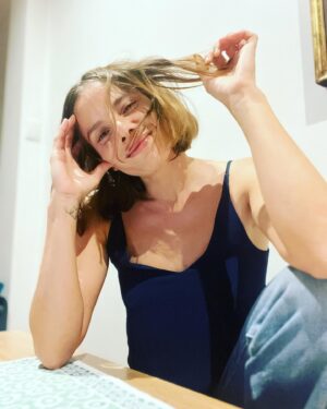 María Gracia Omegna Instagram - Su melena, en su sábado 🐌