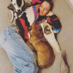 María Gracia Omegna Instagram - Una siesta con las chicas.