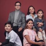 María Gracia Omegna Instagram - Valentina es quien me toca asumir dentro de este ramillete de talentos. Estreno mañana a las 21:40 #generacion98 @teleseries_mega @mega.tv