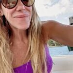 Marcela Baños Instagram - Mood 💦👙vacaciones 🛥️☀️ #amigos @vmbikinis @rickiprensa @glam.belgrano @cortinasdecabellogustavo @salonbulnes @monroejmm