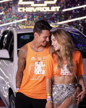 Marcela Fetter Instagram - Mais um ano com @chevroletbr no melhor carnaval, mas dessa vez ainda mais especial, porque viemos direto pra nossa lua de mel, com o Chevrolet Equinox 🤍✨

#JuntosNoCarnaval PubIicidade