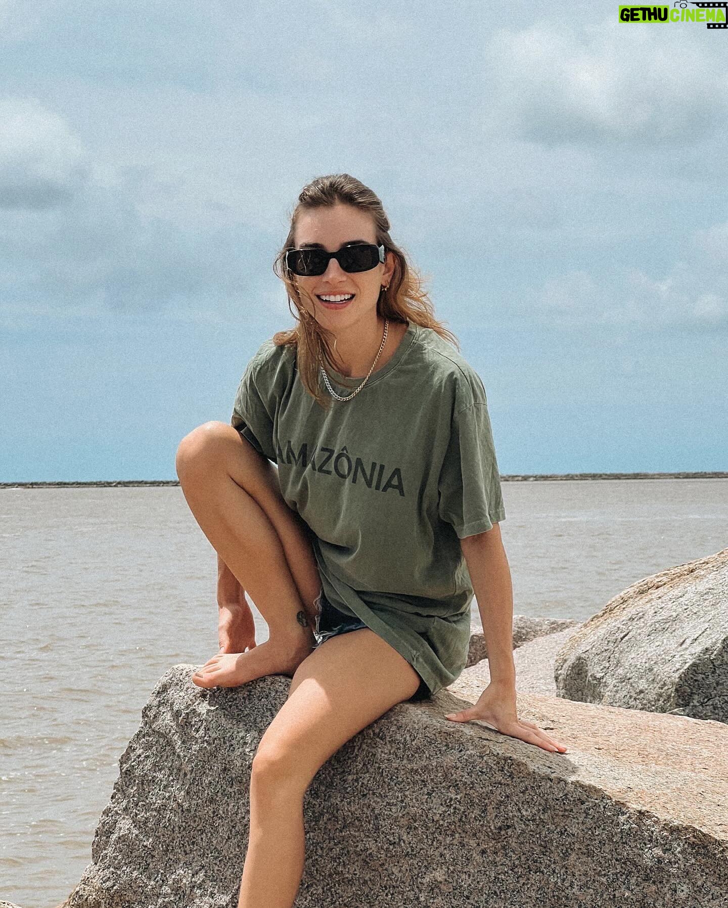 Marcela Fetter Instagram - apresentando nossa praia do Cassino pro meu amô, que sensação gostosa, onde nasci e vivi minha infância e adolescência inteira 🫶🏼