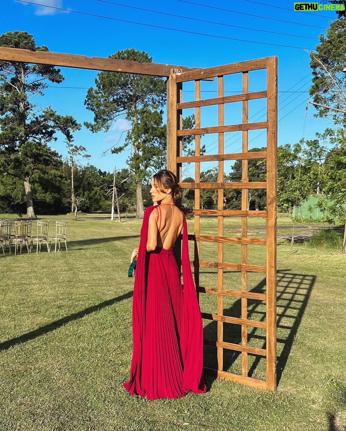 Marcela Fetter Instagram - Sim, esse vestido é uma obra de arte! Foi idealizado com tanto amor e carinho que merece um álbum exclusivo só pra ele. Feito sob medida para esse dia tão especial, vai deixar memórias lindas e eternas ❤️ @tetigio @tetigio_atelier