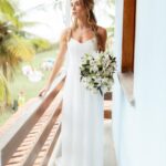 Marcela Fetter Instagram - Sim, @tetigio_atelier desenvolveu o vestido mais perfeito que eu poderia sonhar 🤍✨ Durante semanas, pensamos e idealizamos essa obra de arte, são anos de parceria e amizade, não poderia escolher diferente nesse momento! Teti, Clau e meninas deixo aqui minha gratidão! 🫶🏼 @tetigio