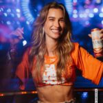 Marcela Fetter Instagram - Como pode.. não deu tempo nem de descansar e já tô com saudade de tudo que vivemos no @camarotesalvadoroficial com @cervejapetra 🧡 melhoooor ano de todos! #CarnaPetra #BebaComSabedoria Pu bIi