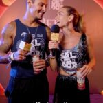 Marcela Fetter Instagram - Se o Carnaval tivesse mais dias, vocês iam gostar? A gente ia amar, afinal, mais folia, mais Petra. 🍻 Convidamos @rodrigo.mbt e @marcelafetter para descobrir se o pessoal lá do @camarotesalvadoroficial aguentaria mais dias de carnaval, vem ver. #CarnaPetra #BebacomSabedoria #CervejaPetra