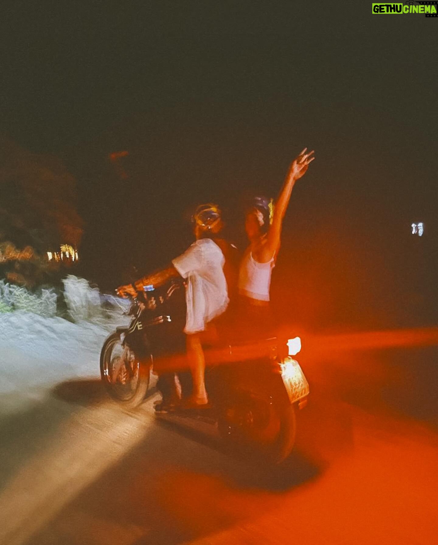 Marcela Fetter Instagram - Lost in Fernando de Noronha.. ✌🏼