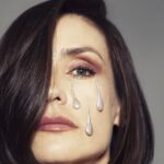 Marcela Mar Instagram - El teatro es mi primer amor. Es el espacio más agradable para investigar sobre los temas que me inquietan, para aprender algo acerca de mi y con optimismo, del mundo. Es ese mágico momento en donde comulgamos con los espectadores y nos llevamos ese instante efímero, que aunque se repite cada noche, nunca es el mismo. Hoy en el #diamundialdelteatro agradezco a todos y a todas las creadoras y artistas escénicas con las que he colaborado. Han dejado una huella bella y profunda en mi. Por más teatro, siempre! Imágenes de #experiencialamasfuerte por @miguel_goyeneche La última de @saraespinosaphoto Feliz #diainternacionaldelteatro