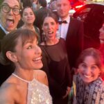 Marcela Mar Instagram - Así vivimos anoche la experiencia de la alfombra roja más aclamada de la industria del cine. Fue muy emocionante estar ahí con parte del equipo de nuestra película #mibestia Y la cereza del pastel 🍒ver a Cate Blanchett y tenerla tan cerca en su estreno de #rumors @festivaldecannes Mi vestido precioso es de @francescamiranda_ @vistetedecolombia #vistetedecolombia 💓✨🥂