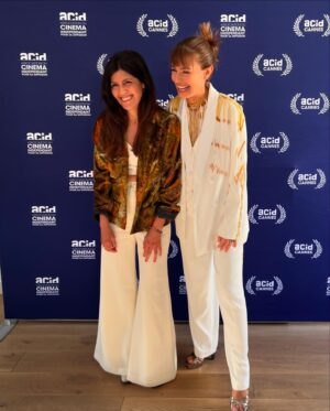 Marcela Mar Instagram - Power Suit blanco de @ateliercrump en un diálogo de oficios creado y desarrollado por @ortizmarialuisa y y la comunidad @eberaneka emberakatio de Tierra Alta, Córdoba. 

Cuando le conté a María Luisa que iba para Cannes al estreno de nuestra película #mibestia pensamos que debía llevar algo que representara no solo la moda colombiana, sino a nuestros artesanos. Hace años admiro el poder femenino que proyecta Diana Crump en sus diseños, por eso escogí un traje completo de pantalón, chaleco y blazer de su última colección. 
Maria Luisa me propuso añadir  este diseño de tejido en colores oro, que nos recuerda la riqueza cultural de nuestro país y la importancia de nuestras comunidades tejedoras de chakiras propias del alto Sinú .

Recibo esta oportunidad de estar aquí y ahora con esta película, representando a Colombia, como un regalo a la perseverancia y disciplina de esta carrera en la que ya cumplo 32 años.