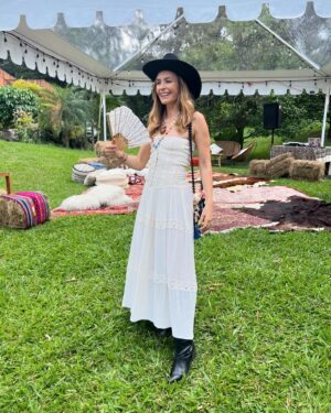 Marcela Mar Instagram - Hoy celebro tu vida amor cada instante que he vivido contigo ha sido maravilloso, le pido a Dios y al universo que me permita celebrarte hasta que seamos dos uvitas pasas recorriendo la vida tomados de la mano, te amo profundamente @marcelamar07