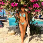 Marcela Mar Instagram – Felices 5 en el paraíso mi amor @thechefisback 🌊✨💝🌞