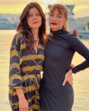 Marcela Mar Instagram - Y con esta belleza de atardecer nos despedimos de @festivaldecannes  Camila Beltrán y yo✨✨✨✨

Merci  à bientòt 🇫🇷🥂

Los sueños si se hacen realidad, trabajando con constancia y foco 🙌🏻 gracias #mibestia 🦉🌓

El vestido es de @ateliercrump  vístete de 🇨🇴