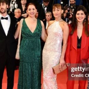 Marcela Mar Instagram - Aquí quedó grabado nuestro paso por @festivaldecannes para que cuando todo parezca imposible, lo veamos y recordemos que estuvimos ahí 🥂 que lo bueno toma tiempo, no importa cuantas veces caigamos hay que volverse a levantar, y seguir apostando en lo que creemos desde el corazón ✨

Gracias Cami por este hermoso viaje llamado #MiBestia 🌓🦉 pronto tendrán noticias de su estreno en Colombia.

Gracias amigos por esta inolvidable experiencia 🇫🇷 @lionel.massol @paopereznieto @soficienta @juangarcesaristizabal @filmsgrandhuit @inerciapeliculas @ganas.producciones @marcelamar07 @clemgambetta