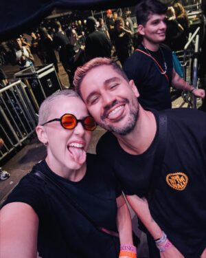 Marcella Rica Instagram - it’s not a phase. it’s a lifestyle. 🖤
feels like Vegas, mas é o emo brasileiro dando o nomeee! 🥹
@iwannabe.tour 
até sábado!