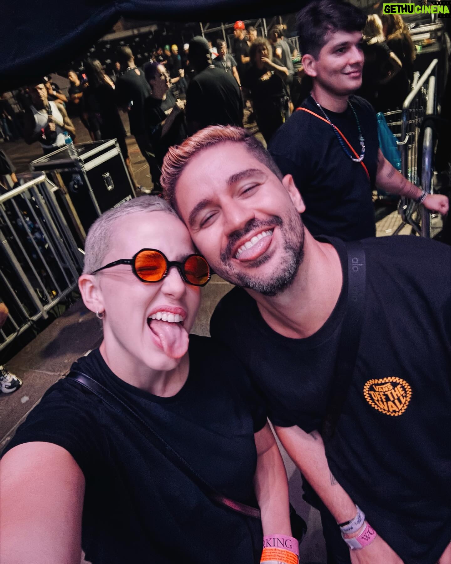 Marcella Rica - 67.3K Likes - it’s not a phase. it’s a lifestyle. 🖤
feels like Vegas, mas é o emo brasileiro dando o nomeee! 🥹
@iwannabe.tour
até sábado!