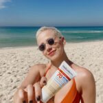 Marcella Rica Instagram - umas horinhas de folga e solzinho com proteção ❤️ @helioderm . *publi