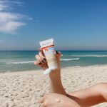 Marcella Rica Instagram - umas horinhas de folga e solzinho com proteção ❤️ @helioderm . *publi