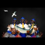 Marco Pigossi Instagram - O fotógrafo senegalês Omar Victor Diop (@omar_viktor) levanta questões ambientais e todo impacto e desafios que a crise climática trouxe para o continente africano com sua série ALLEGORIA. Diop traz uma sequência de auto-retratos utilizando elementos de espécies da fauna e flora africana ameaçados de extinção, criando assim “alegorias” que representam e personificam a preocupação humana com a preservação do meio ambiente que brevemente poderiam ser apenas memórias encontradas em livros de história.