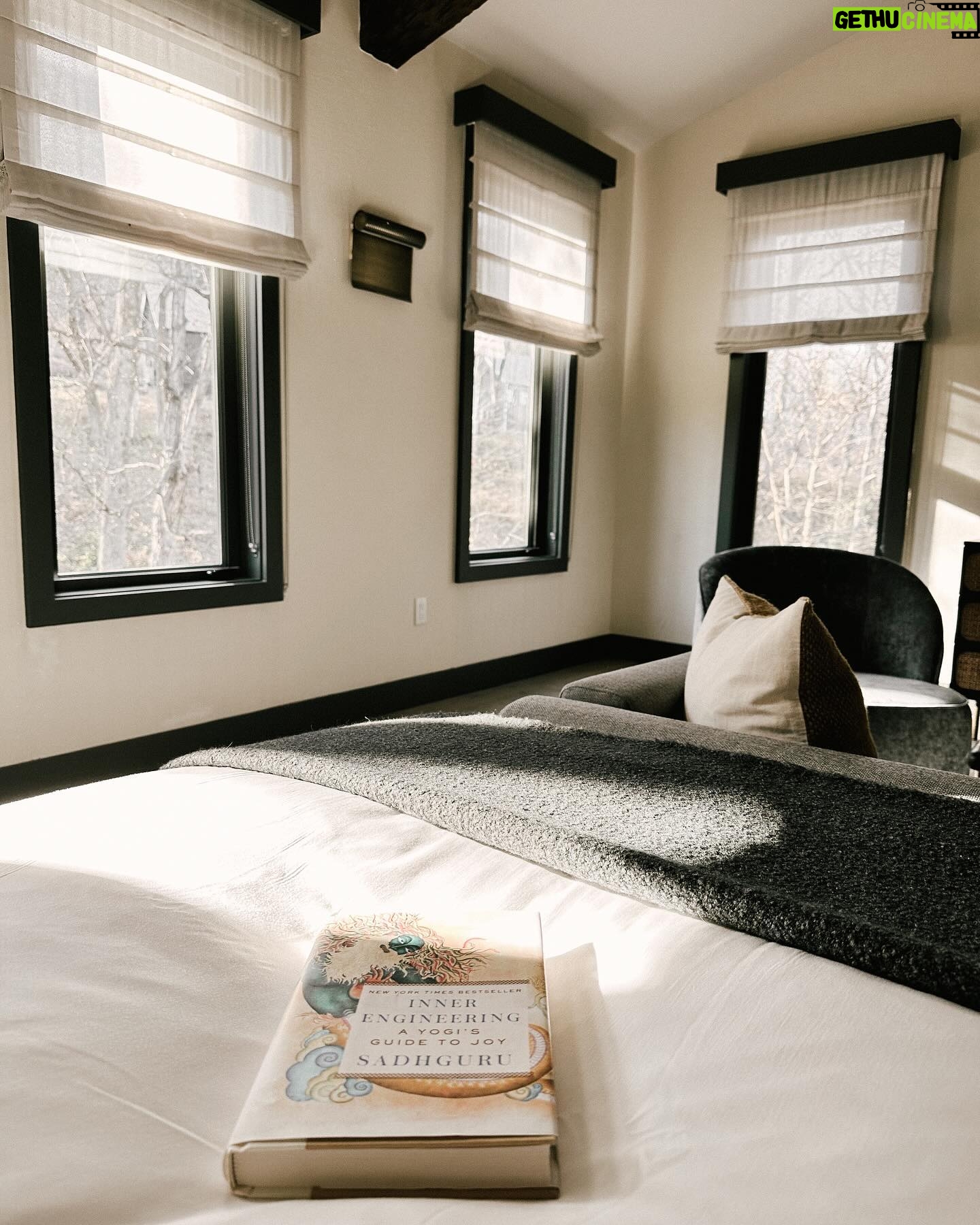 Maren Morris Instagram - sometimes you only have to travel 30 minutes for some peace of mind.
