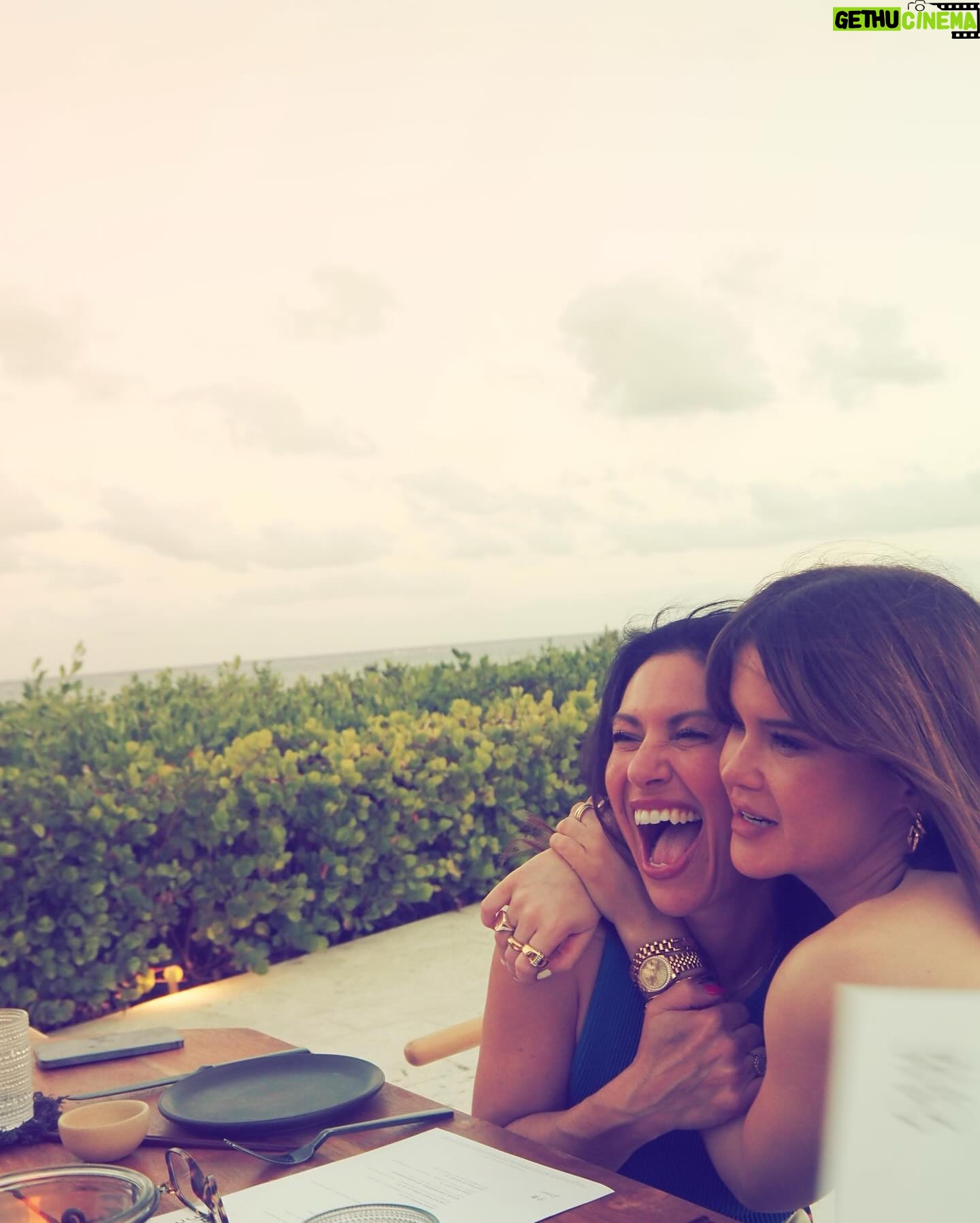 Maren Morris Instagram - fighting the urge to caption “tan everywhere, jan everywhere” on every beach trip photo dump.