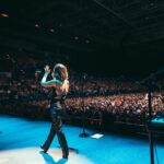 Maren Morris Instagram – When you accidentally didn’t flash check your top pre-show. 

photos: @lucyfosterphoto
