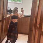 Maren Morris Instagram – thirst traps ren faire. yeah that sums me up. 🧝🏼♀️
