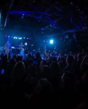Maren Morris Instagram - First fan club show ✔️

Chicago, you sold it out in 1 minute and you held me through that hour and change last night. You screamed and cried with me on the deep cuts and even got me back on stage for a few more I hadn’t planned to play. I couldn’t leave you. Thank you for always reminding me why I do this. 

It’ll be hard to top, but I knew we had good, historical reason for kicking this shit off in Chicago. 💕🌳🔥