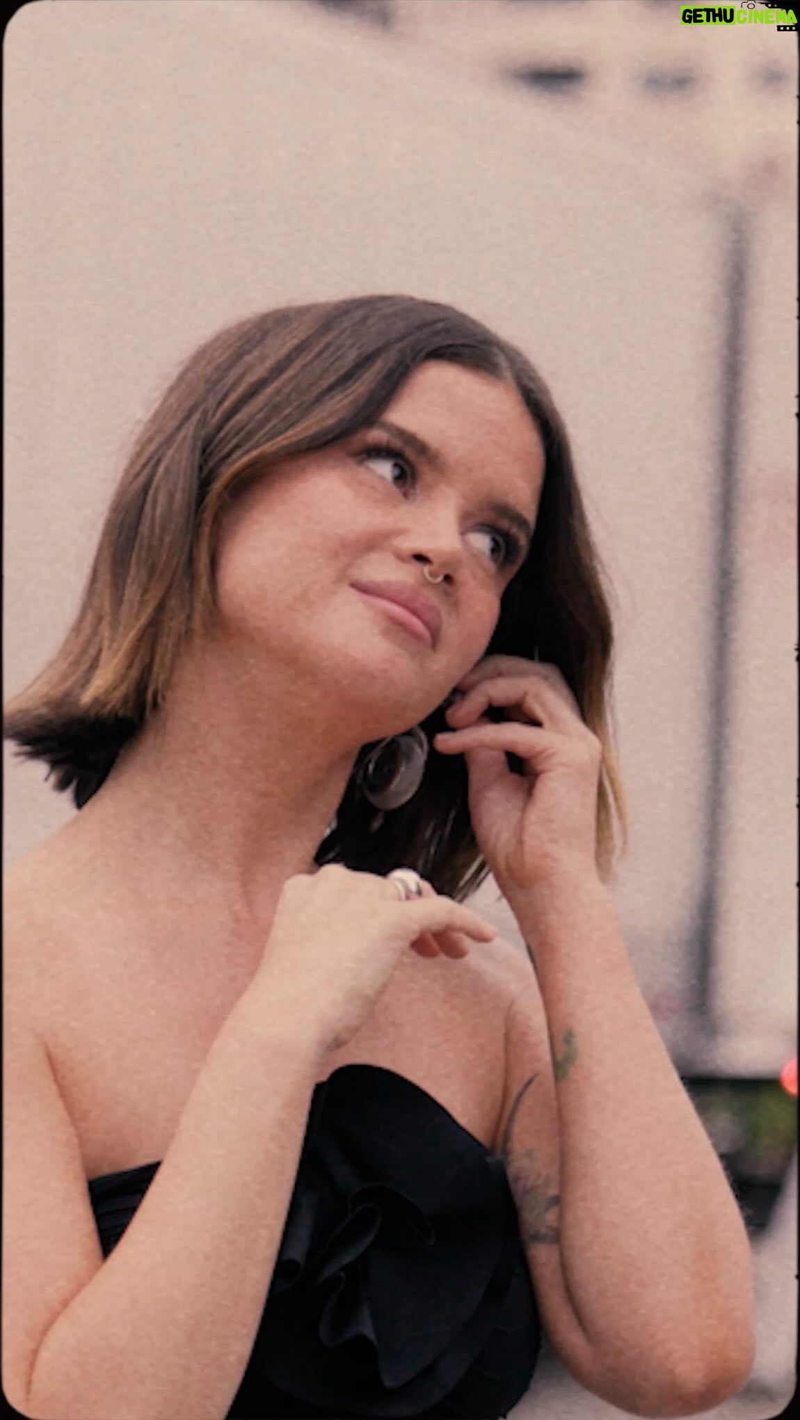 Maren Morris Instagram - First week singing “The Tree” out in the world. Which lyric lights your match? 🔥