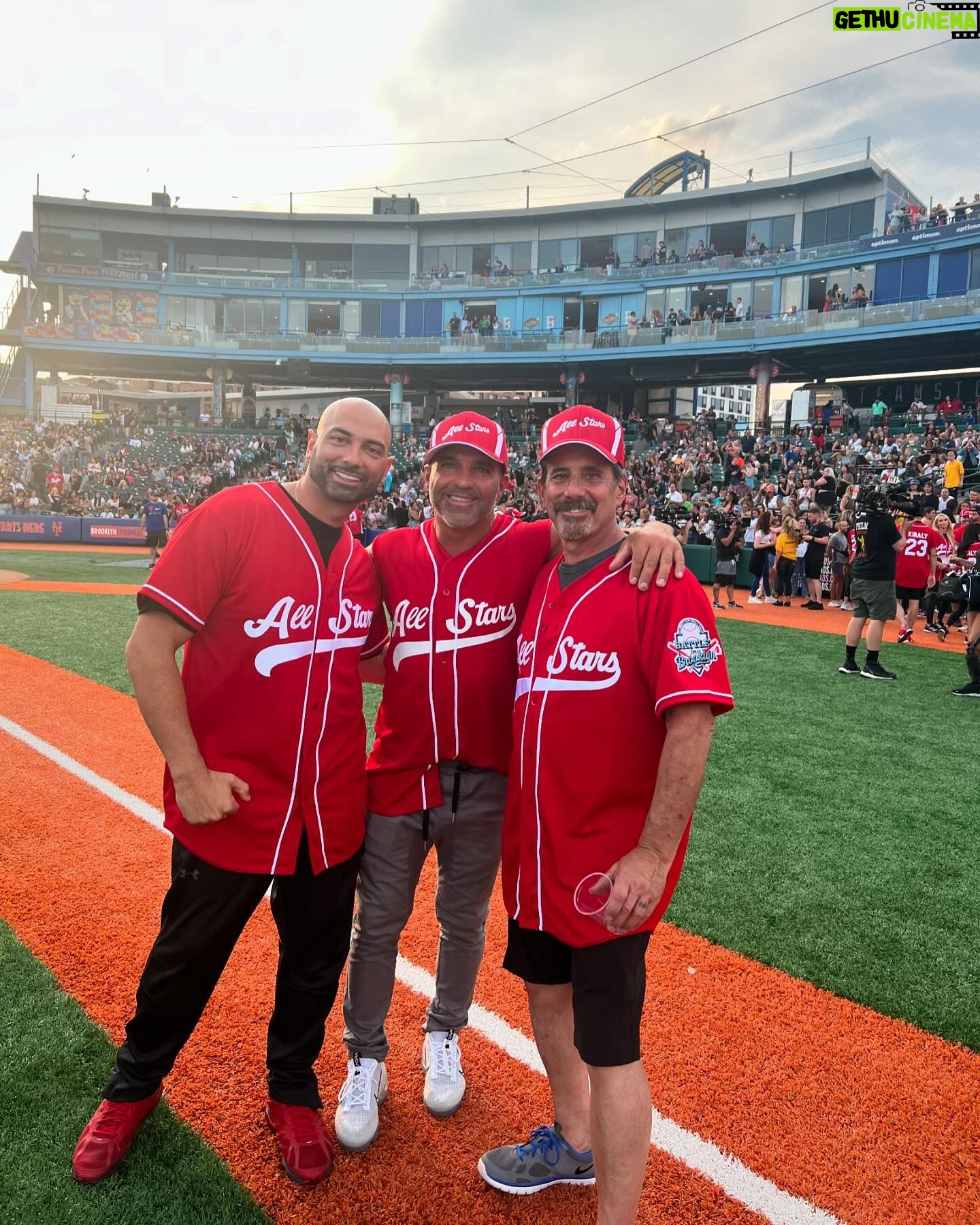 Margaret Josephs Instagram - We’ve got game 😜⚾️ Love supporting our girl @dolorescatania and @maimohealth Tune in tonight 8pm @bravotv ! #rhonj