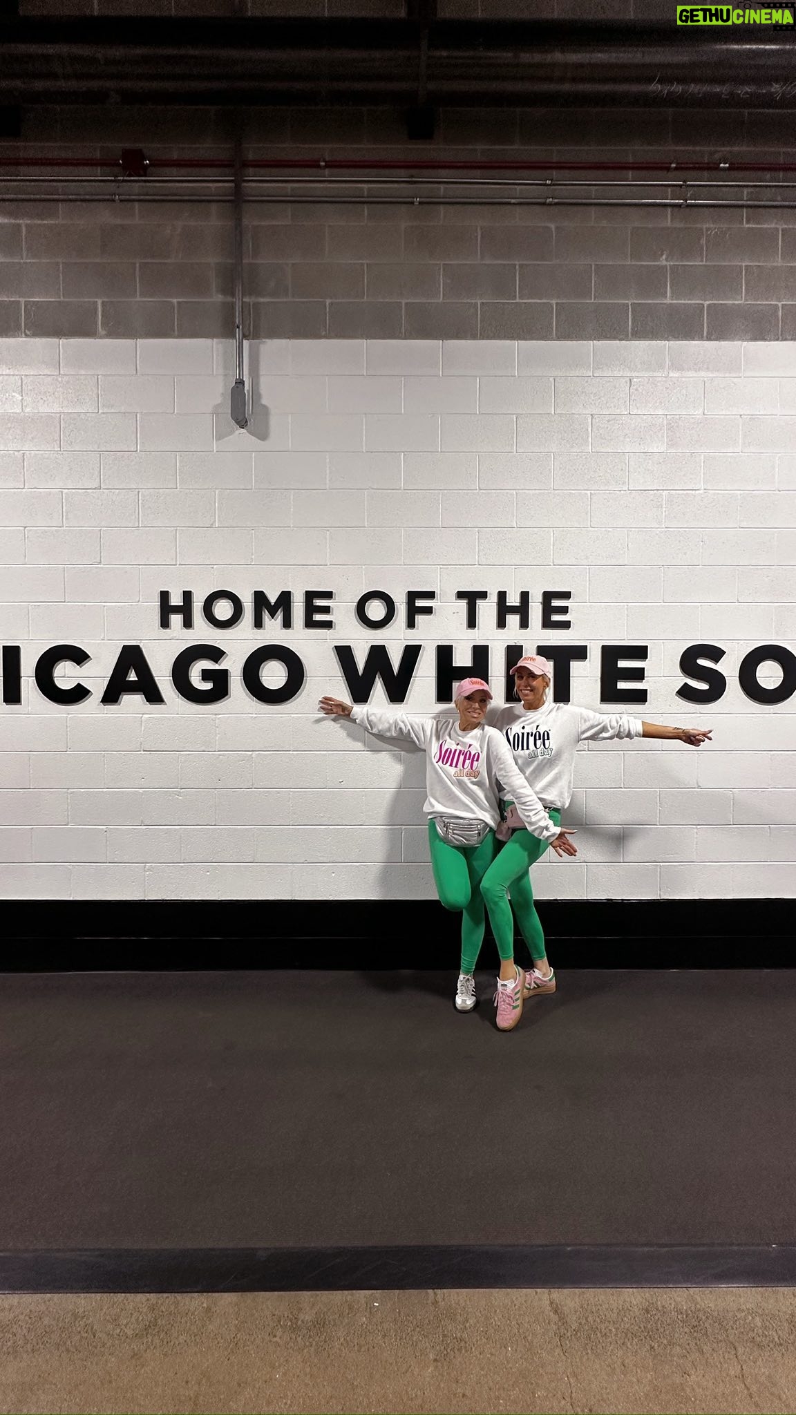 Margaret Josephs Instagram - Calm your mitts! Soirée is in the house! Thank you for having us @whitesox and letting me throw the first pitch! Still feels like a dream!! 👧🏼⚾️🎉💕🍹 @drinksoiree Soirée now available at the Guaranteed Rate Field Stadium! #drinksoiree #whitesox #firstpitch #femalefounders #femaleentrepreneur #nonalcholicdrinks