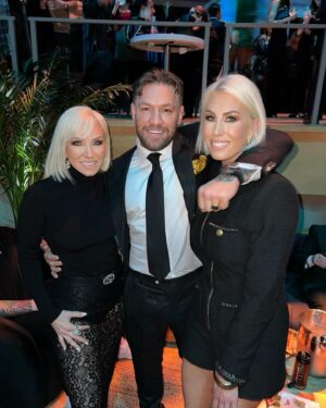 Margaret Josephs Instagram - @roadhousemovie packed a good punch 🥊 great night at the premiere with my jersey girls! ✨ Congrats @jakegyllenhaal & @thenotoriousmma • Now on @PrimeVideo #RoadHouseMovie 

Glam 💄 @briellepollara