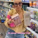 Margaret Josephs Instagram – Gifts for all your Galentines! 👧🏼💖💌🎀💋
@walmart 

#candiecouture #valentines #teachergifts #galentines