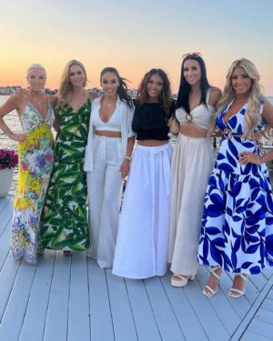 Margaret Josephs Instagram - Get ready to get Messy at Missy G’s! 😜⛱️👧🏼 Tonight at 8pm @bravotv #rhonj

Dress @camillawithlove 
Glam @georgemiguelarnone