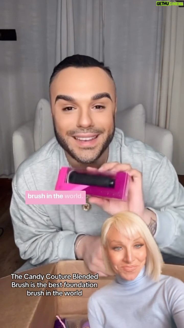 Margaret Josephs Instagram - What he said 💁🏼♀️💄💋 @walmart #candiecouture #candiecouturemakeupbrushes @peterxpanos