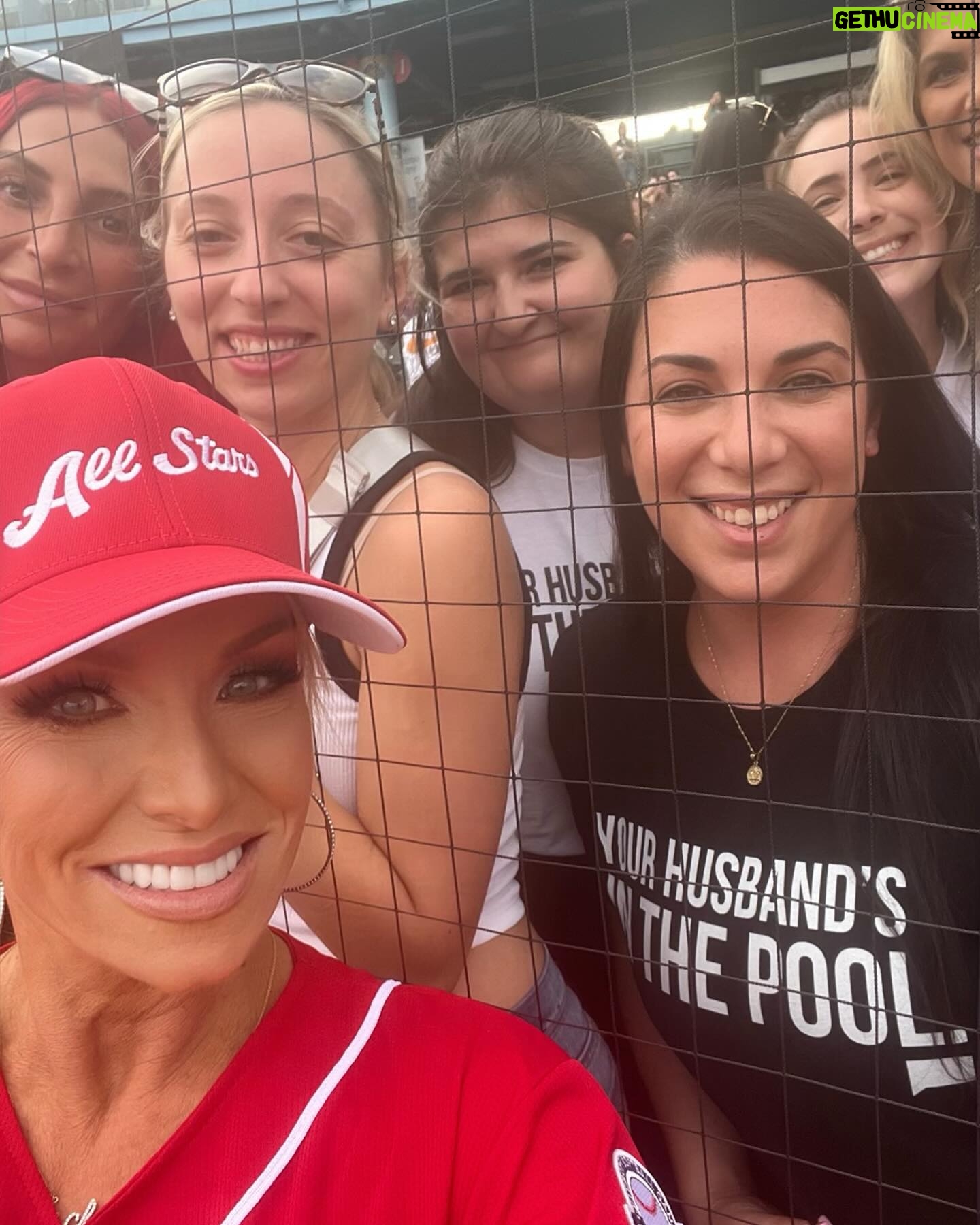Margaret Josephs Instagram - We’ve got game 😜⚾️ Love supporting our girl @dolorescatania and @maimohealth Tune in tonight 8pm @bravotv ! #rhonj