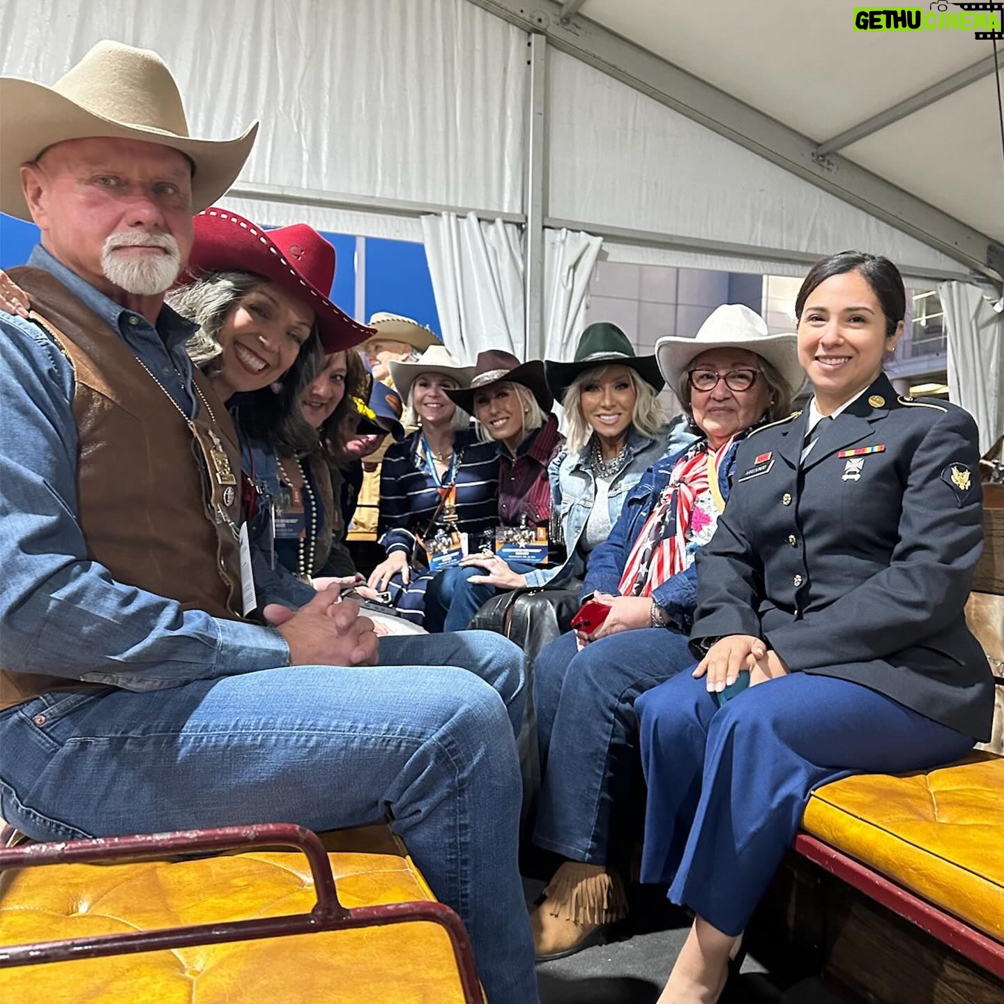 Margaret Josephs Instagram - You know the Marge loves a grand entrance!π§πΌβ€οΈ what a special experience at the Houston Rodeo this week riding the grand entry wagon and honoring the armed forces πΊπΈππΌ The Houston Rodeo is an incredible community that has 35,000 volunteers and gives away tens of millions of dollars in college scholarships!! Being apart of this night and meeting all the people involved was beyond magical! π«π€