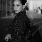 Margarida Corceiro Instagram - Yesterday at LFW with @luiscarvalhoofficial 🤎 Stylling @luisborgesoficial Hair @griffehairstyle Makeup @andreiadealmeidamua Dress @luiscarvalhoofficial Photos @pedroatgomes